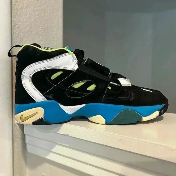 Nike Air Diamond Turf 2 GS Youth 488294-034 Size 6.5Y Black Blue White - Picture 5 of 9